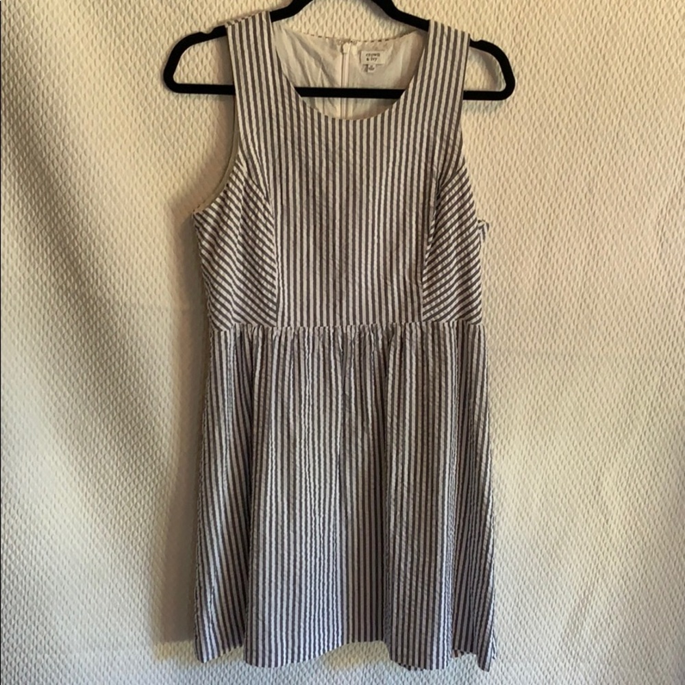 Crown & Ivy seersucker dress. Gray & white.Size 10